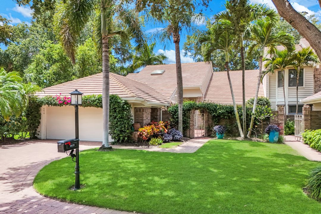 6619 Trident Way, Naples, FL 34108