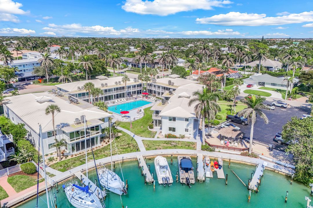 354 Harbour Dr, Naples, FL 34103