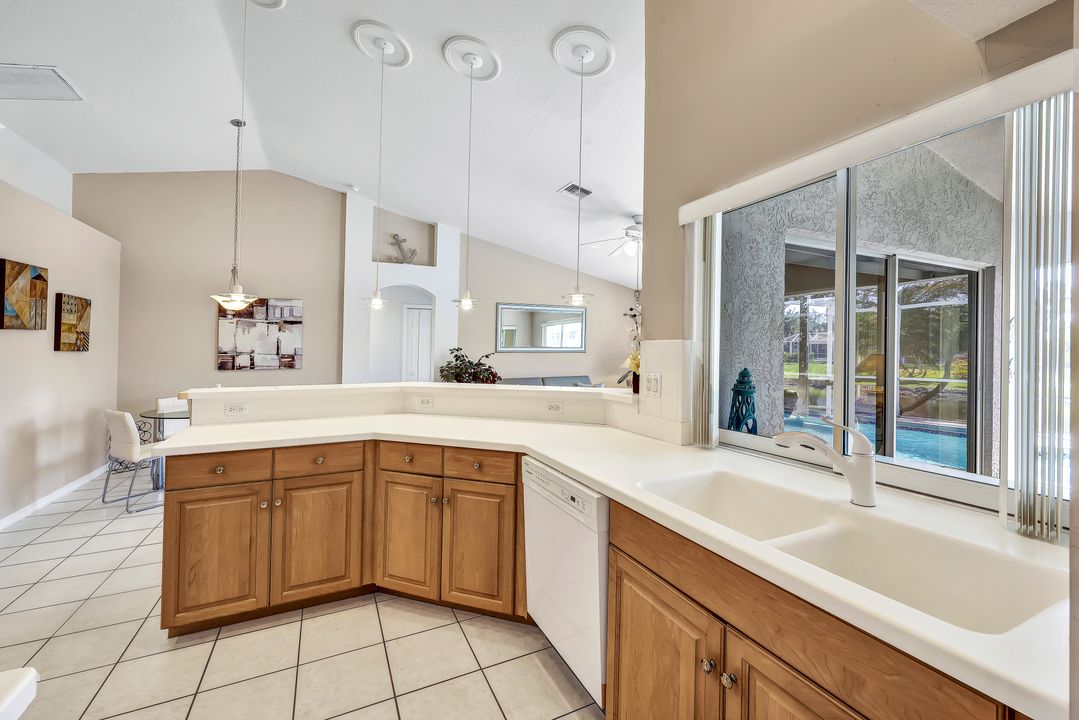 1046 SW 57th St, Cape Coral, FL 33914