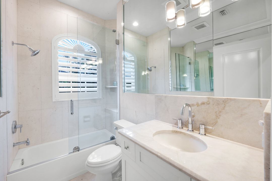 15248 Devon Green Ln, Naples, FL 34110
