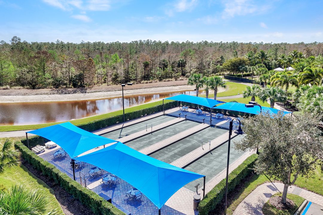 7460 Blackberry Dr, Naples, FL 34114