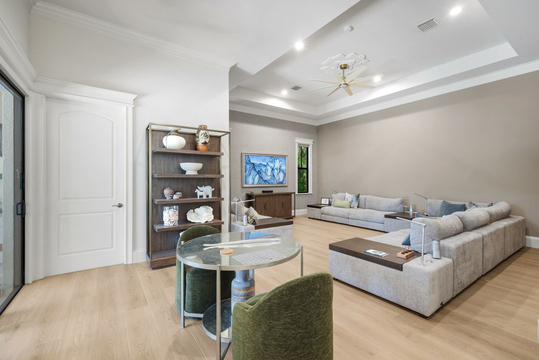 1455 Hemingway Pl, Naples, FL 34103