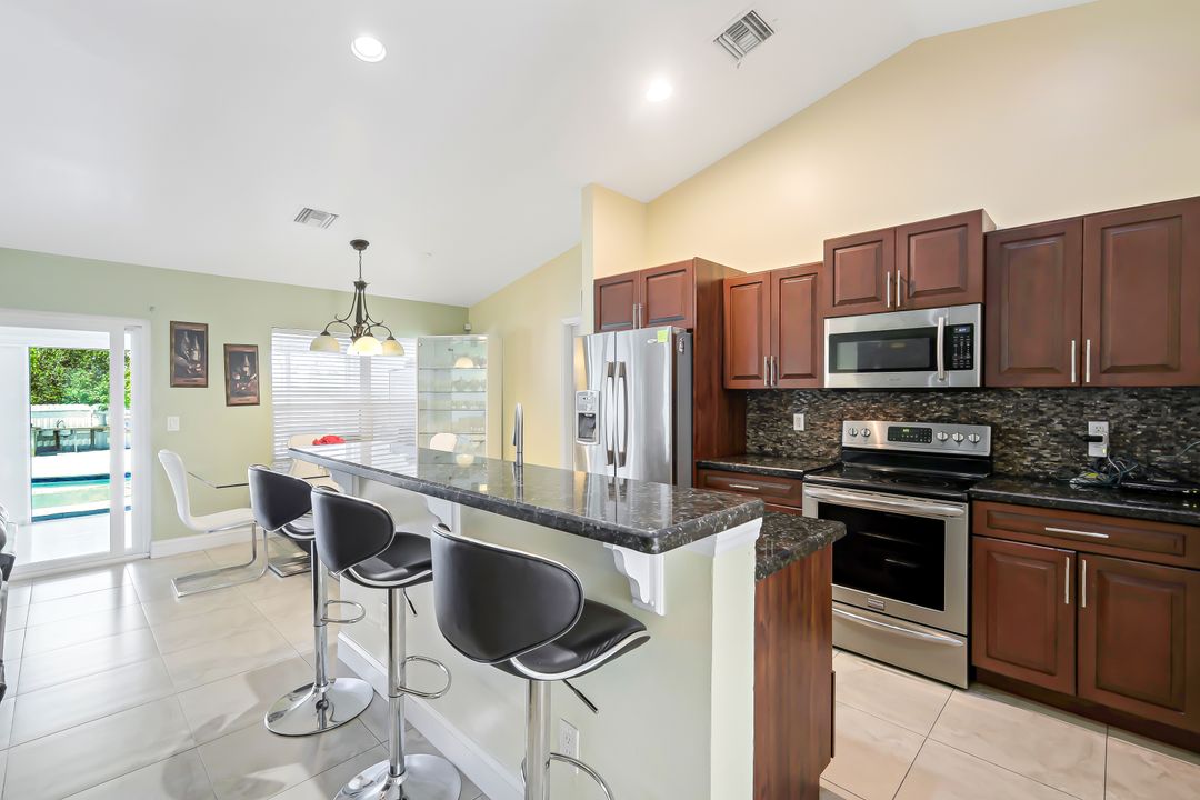 2906 15th St SW, Lehigh Acres, FL 33976