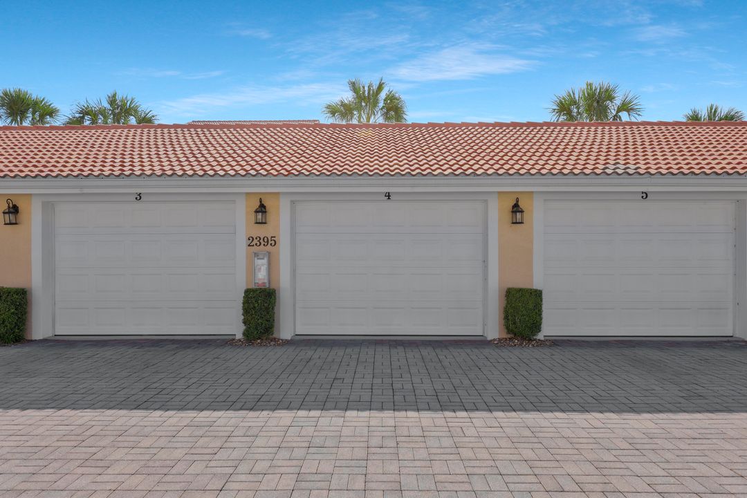 2395 Bayou Ln #4, Naples, FL 34112