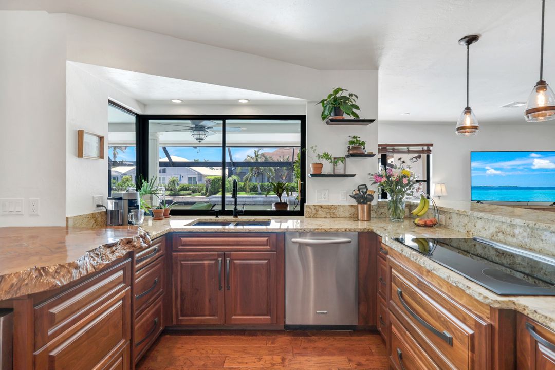 284 Polynesia Ct, Marco Island, FL 34145