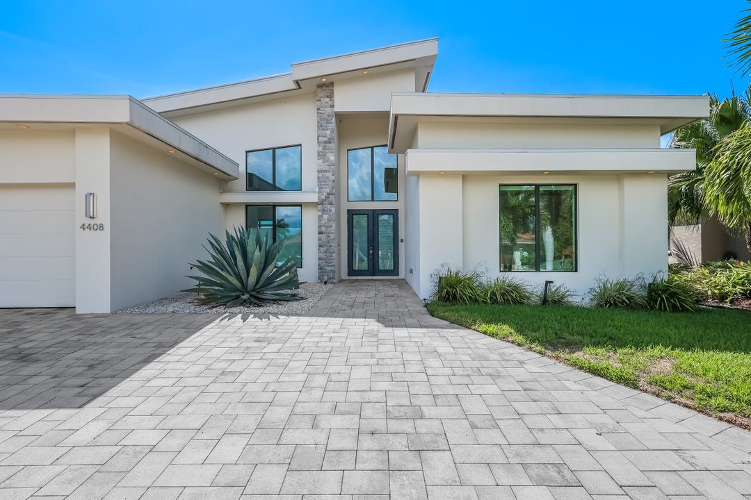 4408 SW 28th Pl, Cape Coral, FL 33914
