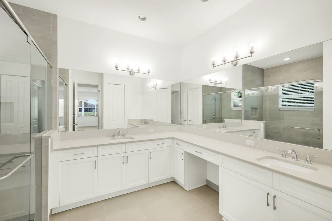 11805 Drake Ln, Naples, FL 34120