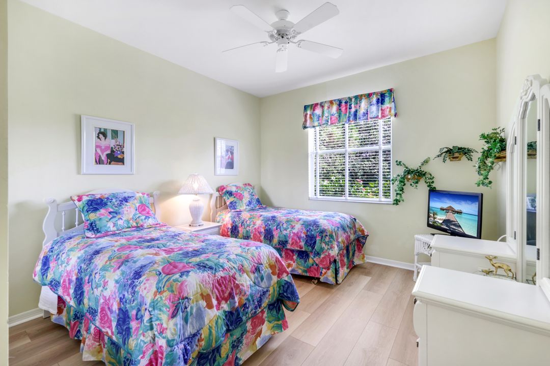 190 Palmetto Dunes Cir, Naples, FL 34113