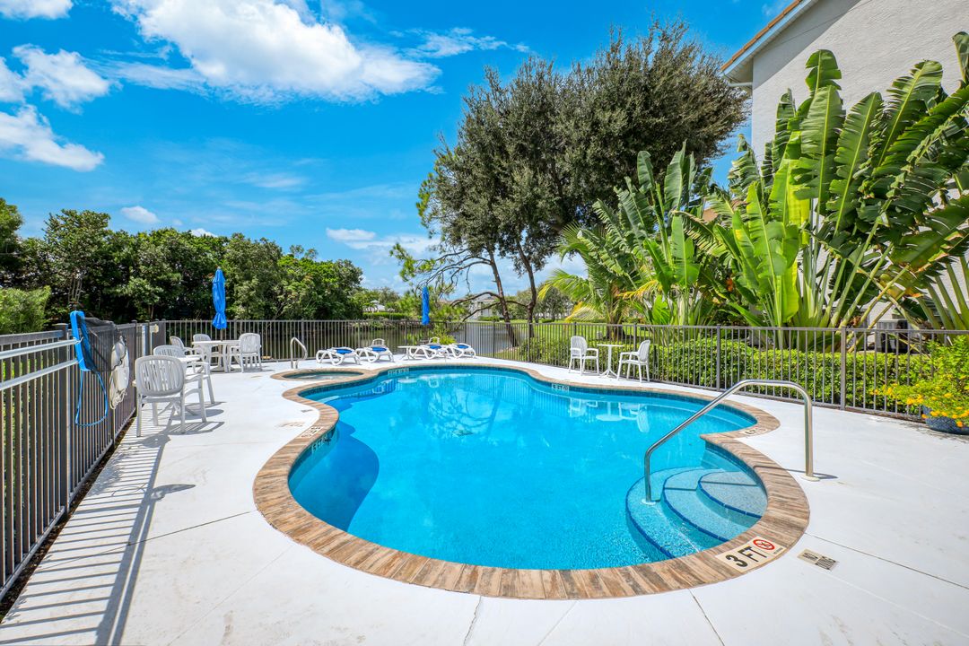 520 Club Side Dr #4, Naples, FL 34110