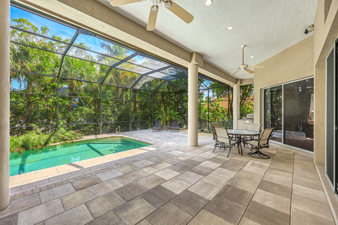 258 9th Ave S, Naples, FL 34102