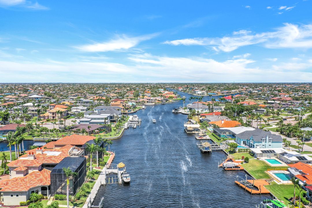 5205 Savoy Ct, Cape Coral, FL 33904