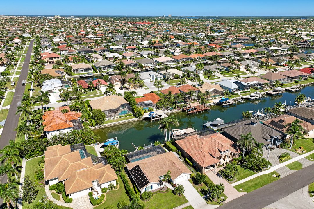 1108 Lamplighter Ct, Marco Island, FL 34145