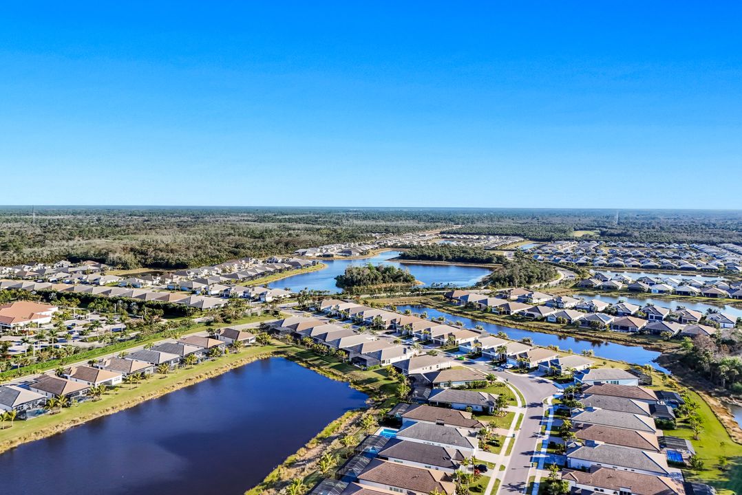 11966 Gardenia Ave, Naples, FL 34120