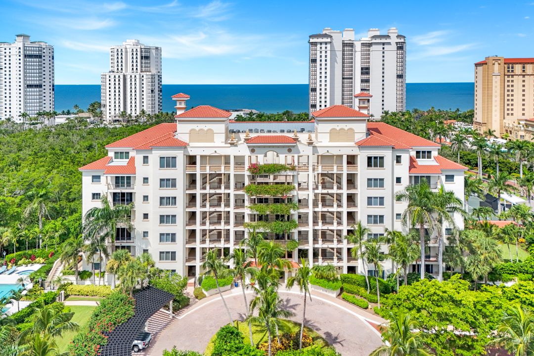 8720 Bay Colony Dr #404, Naples, FL 34108
