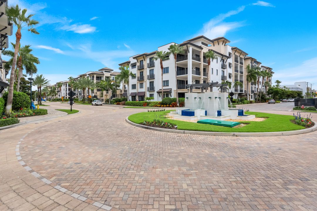 1135 3rd Ave S #518, Naples, FL 34102