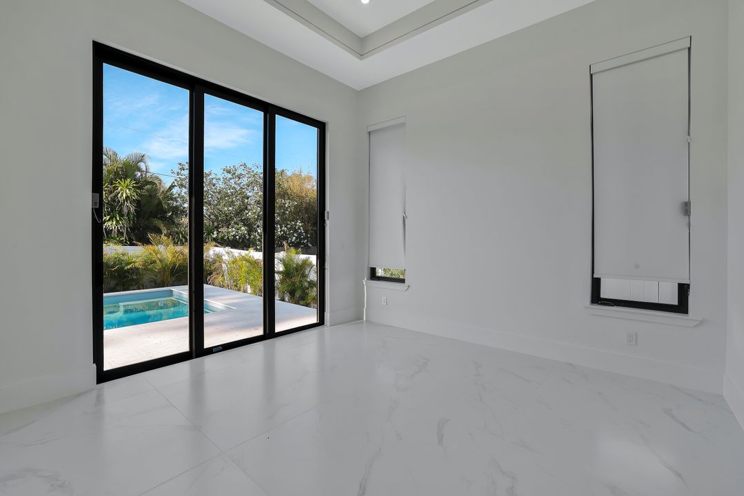 1317 Cypress Woods Dr, Naples, FL 34103