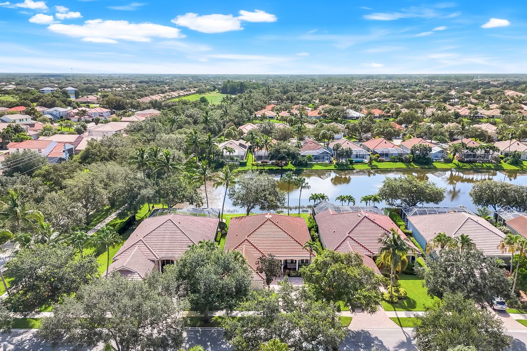 4772 Martinique Wy, Naples, FL 34119