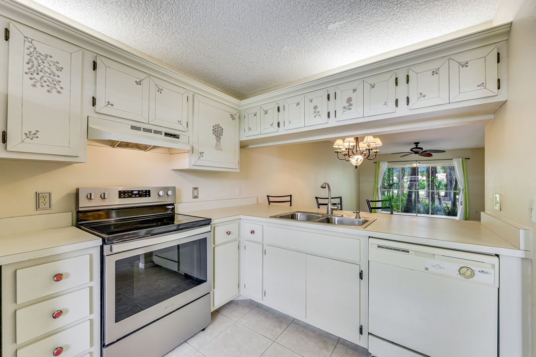 1702 Kings Lake Blvd #102, Naples, FL 34112