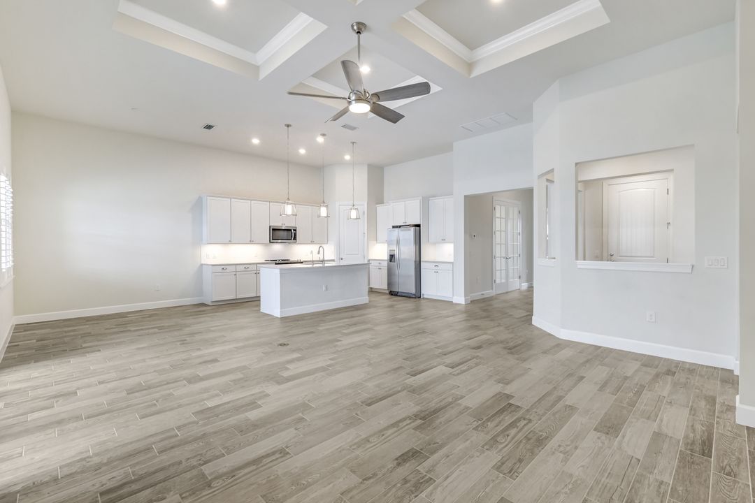17146 Ashcomb Wy, Estero, FL 33928