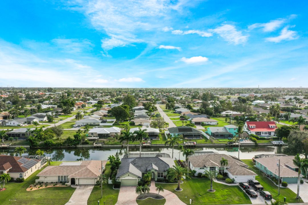 3325 SW 5th Pl, Cape Coral, FL 33914