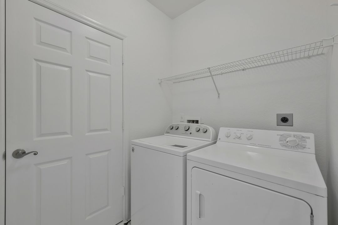 3420 W Crown Pointe Blvd #202, Naples, FL 34112