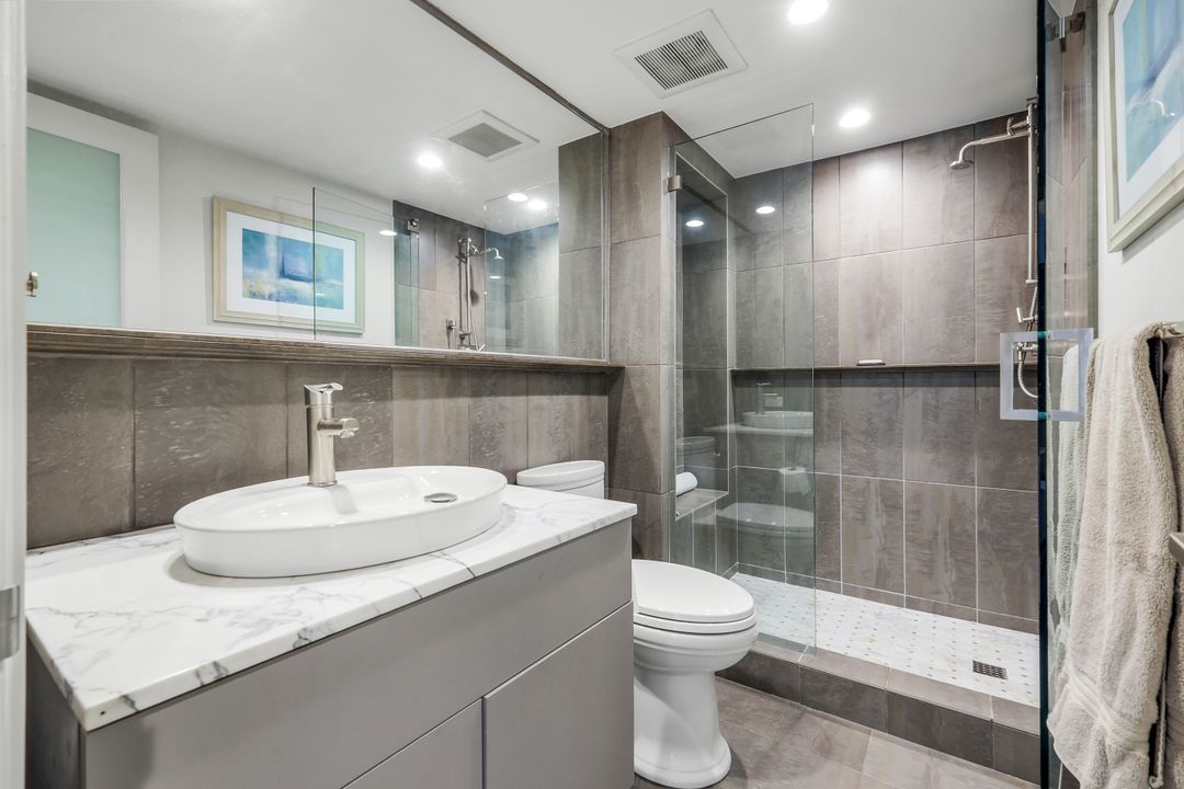 355 Park Shore Dr #1-134, Naples, FL 34103