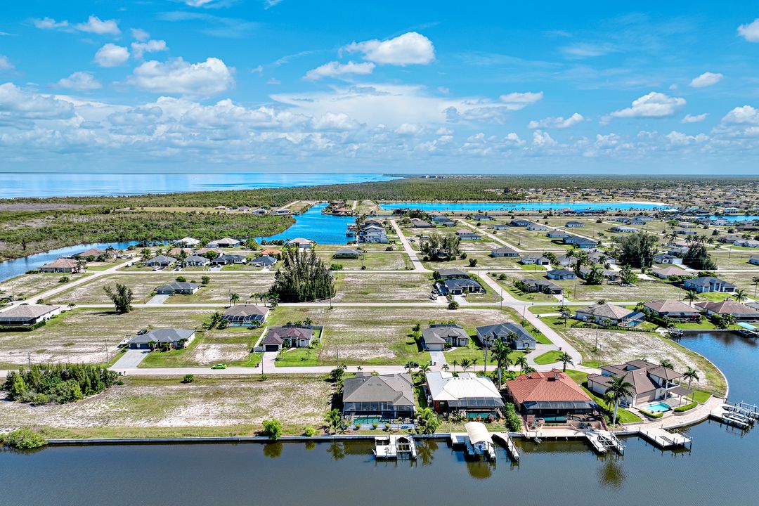 4612 NW 33rd Terrace, Cape Coral, FL 33993