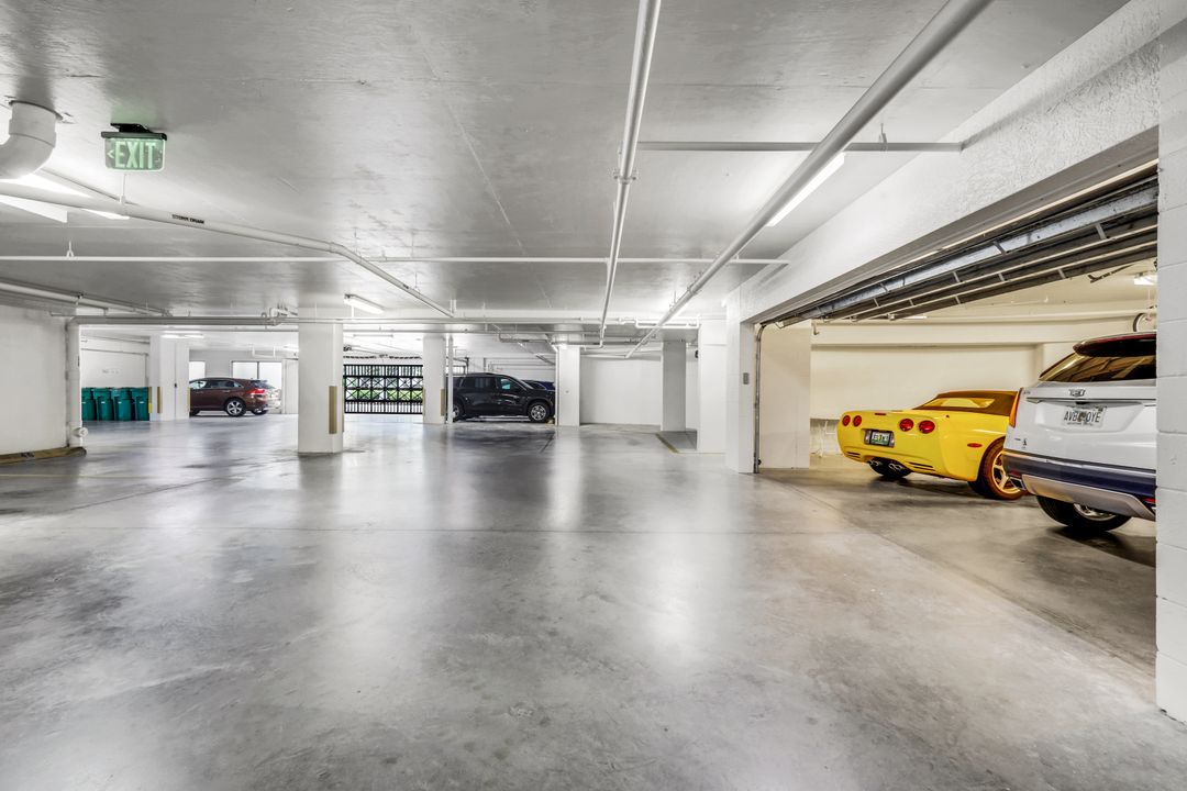 455 Cove Tower Dr #1701, Naples, FL 34110