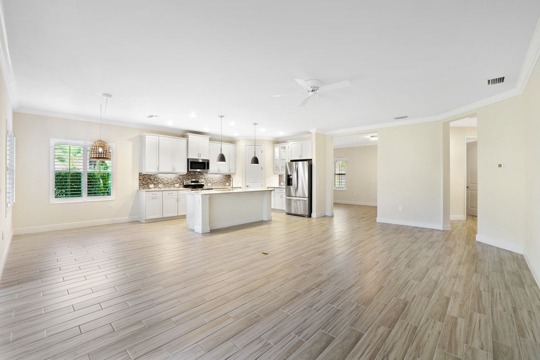 3529 Canopy Cir, Naples, FL 34120