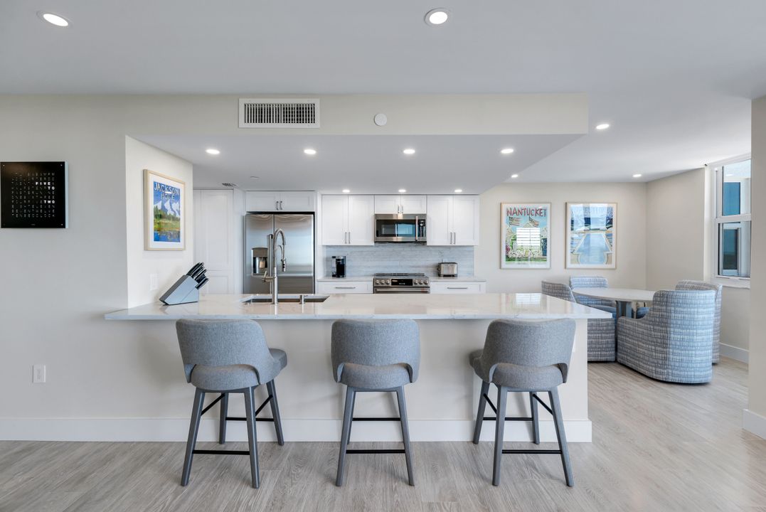 6101 Pelican Bay Blvd  #305, Naples, FL 34108