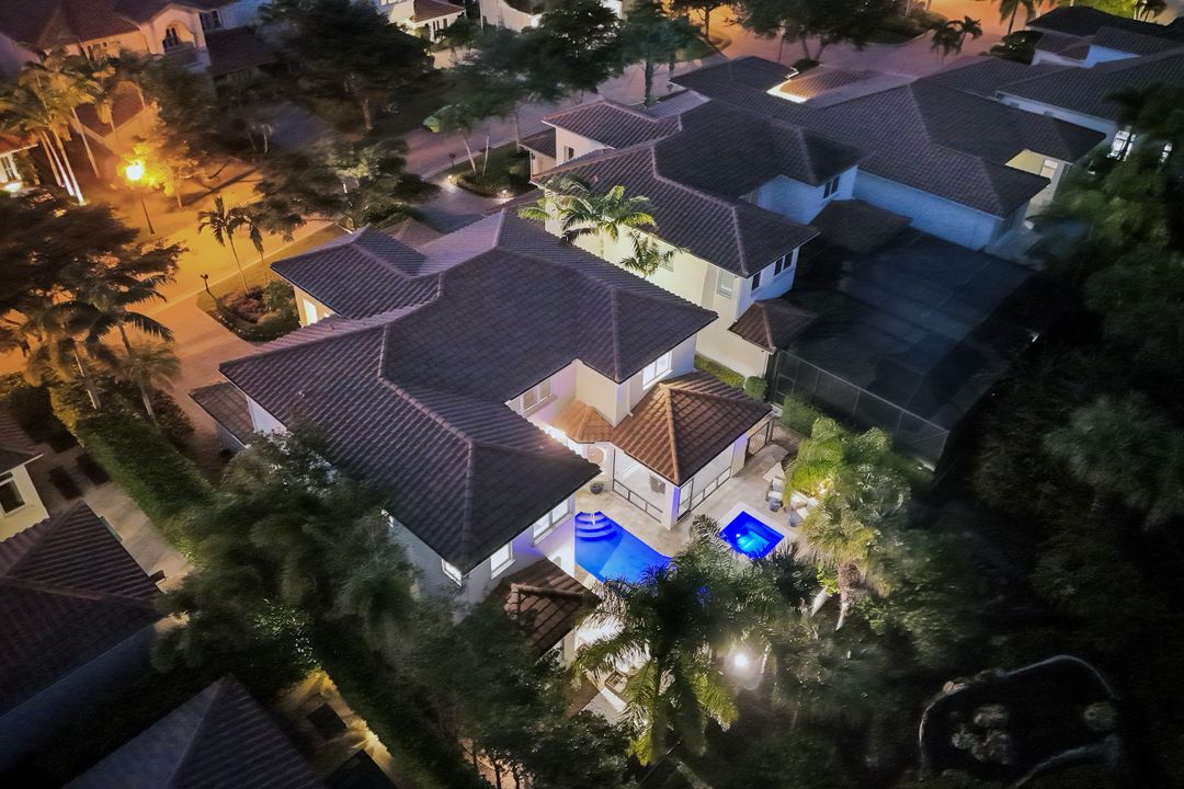 2106 Modena Ct, Naples, FL 34105