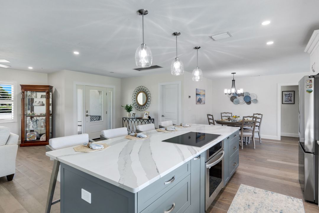 193 Heather Grove Ln, Naples, FL 34113