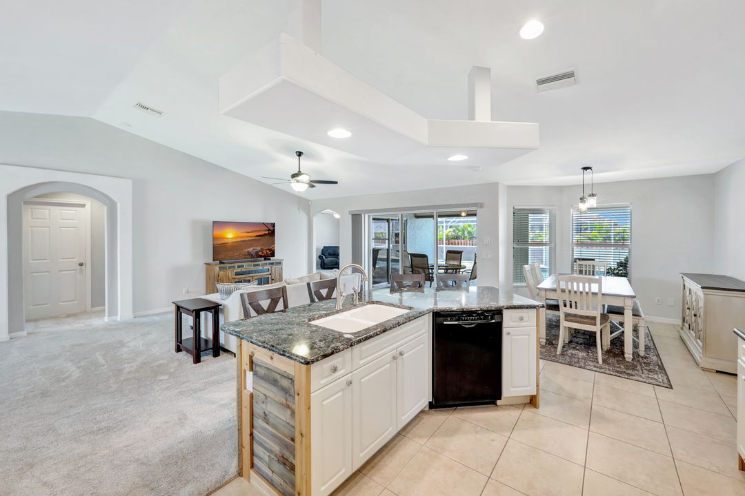 1904 NE 18th Pl, Cape Coral, FL 33909