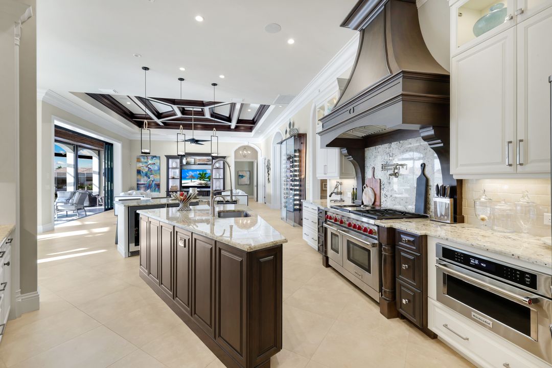 80 Anchor Ct, Marco Island, FL 34145
