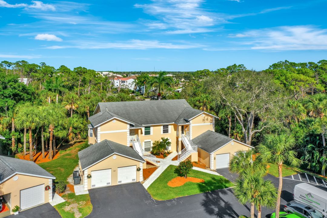 743 Wiggins Lake Dr #201, Naples, FL 34110