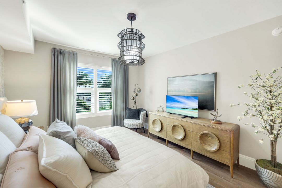 13665 Vanderbilt Dr #301, Naples, FL 34110