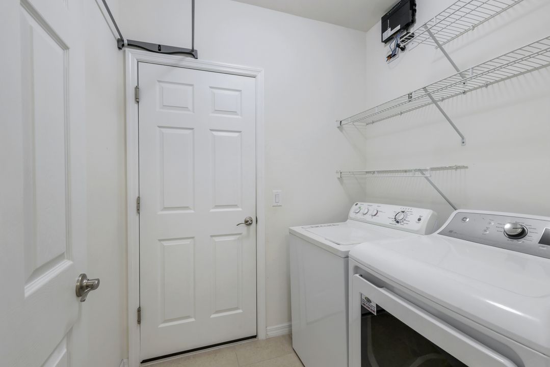 3440 Cancun Ct, Cape Coral, FL 33909