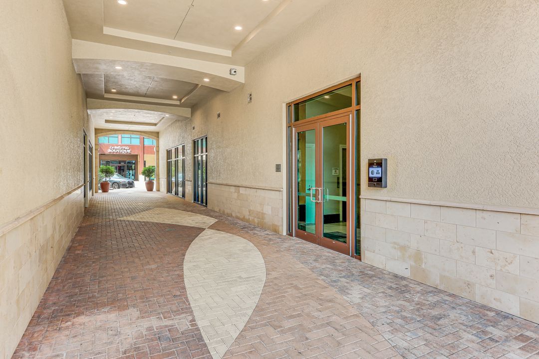 9123 Strada Pl #7201, Naples, FL 34108