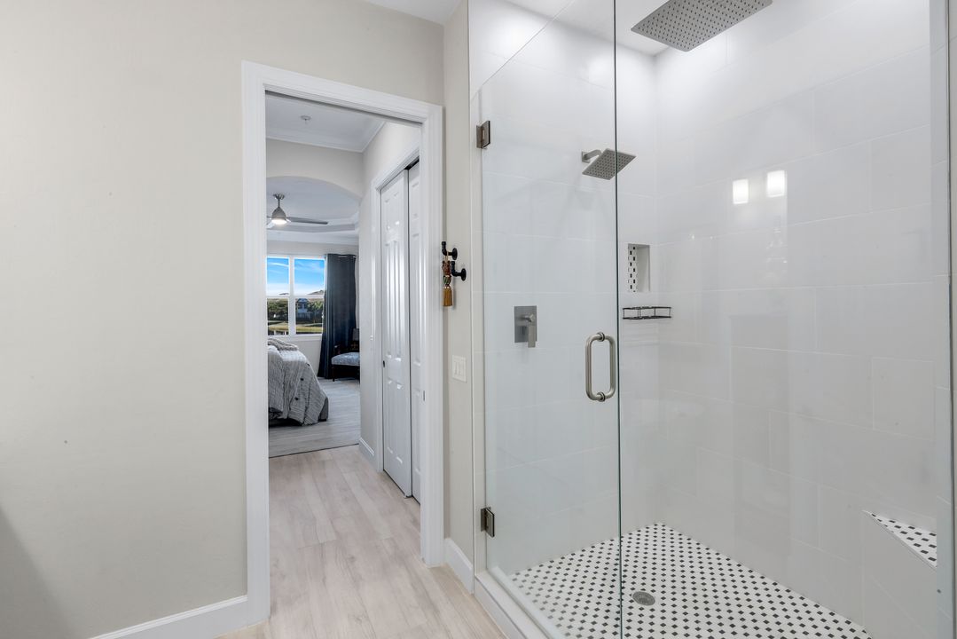 8783 Coastline Ct #202, Naples, FL 34120