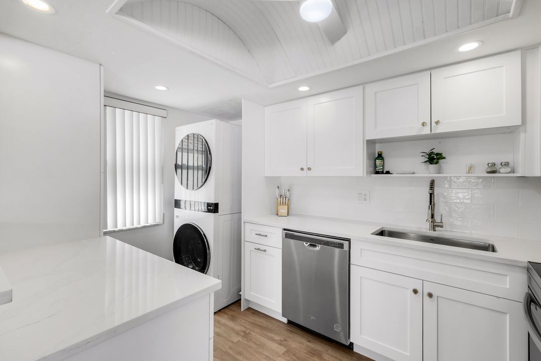 1155 Sandpiper St #D8, Naples, FL 34102