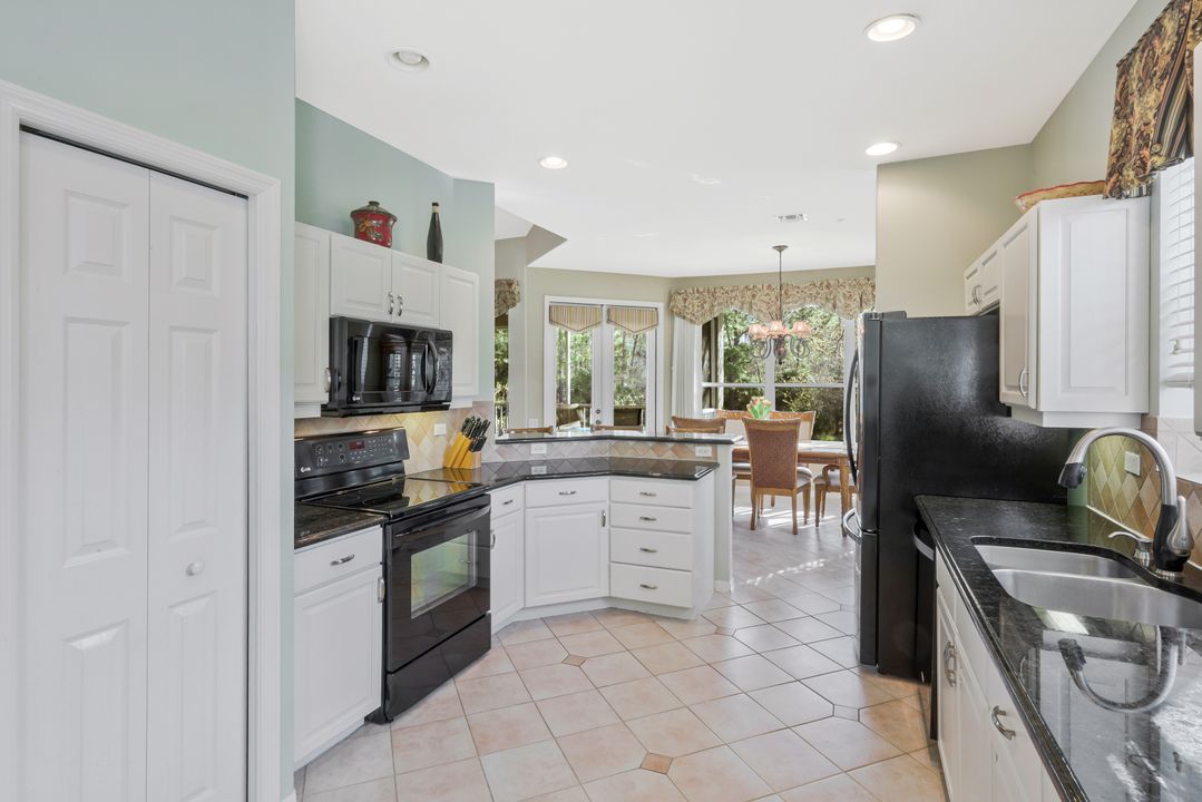 8535 Danbury Blvd #205, Naples, FL 34120