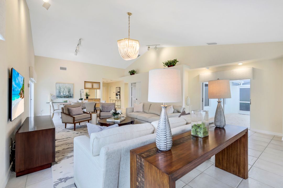 703 Heathery Ln, Naples, FL 34108