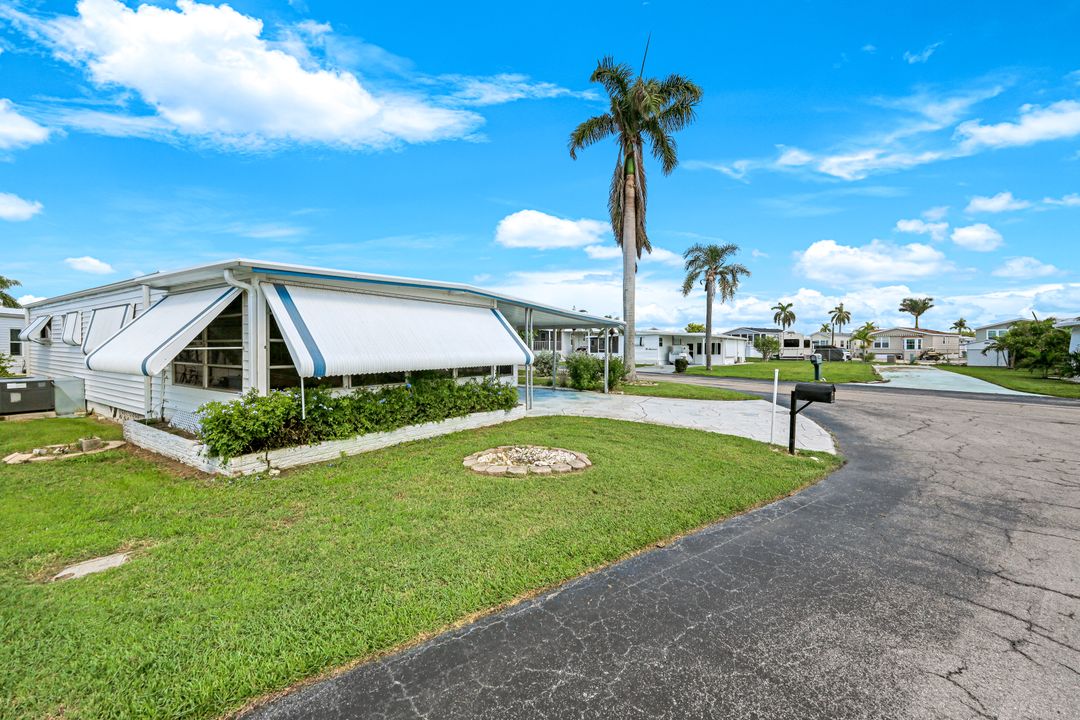 274 Yorkshire Ave, Fort Myers, FL 33908
