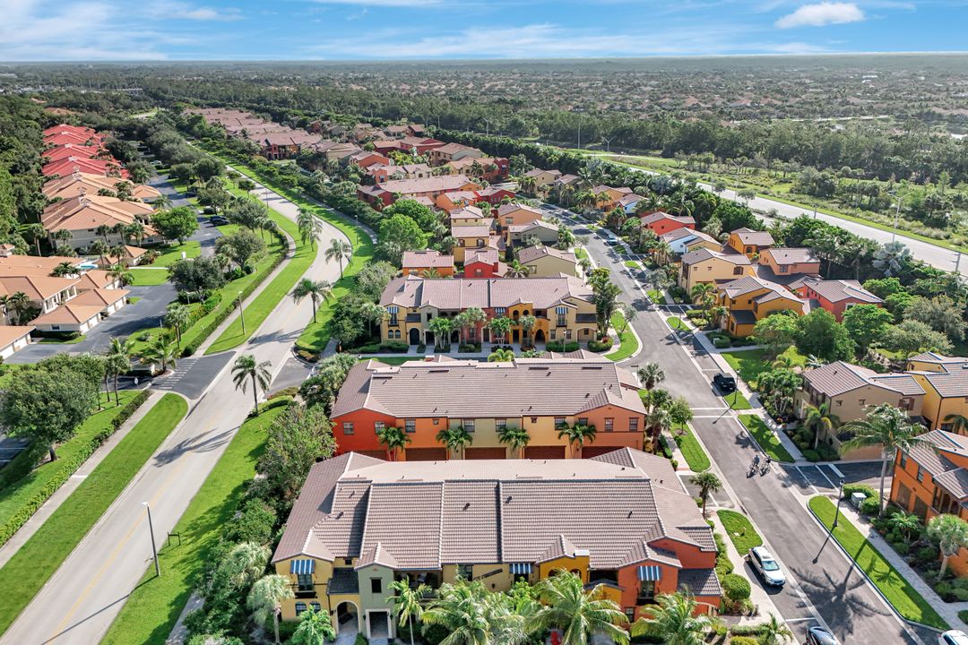 9037 Alturas St #3705, Naples, FL 34113