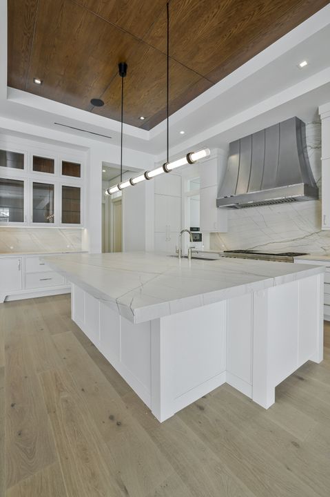 408 16th Ave S, Naples, FL 34102