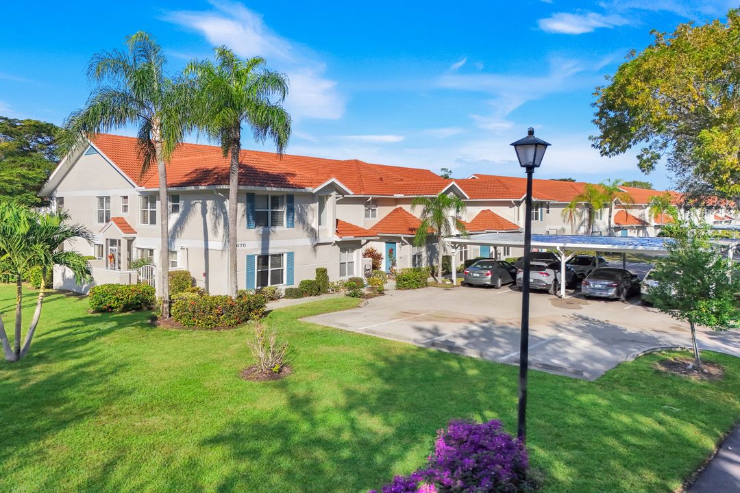 5070 Cedar Springs Dr #203, Naples, FL 34110