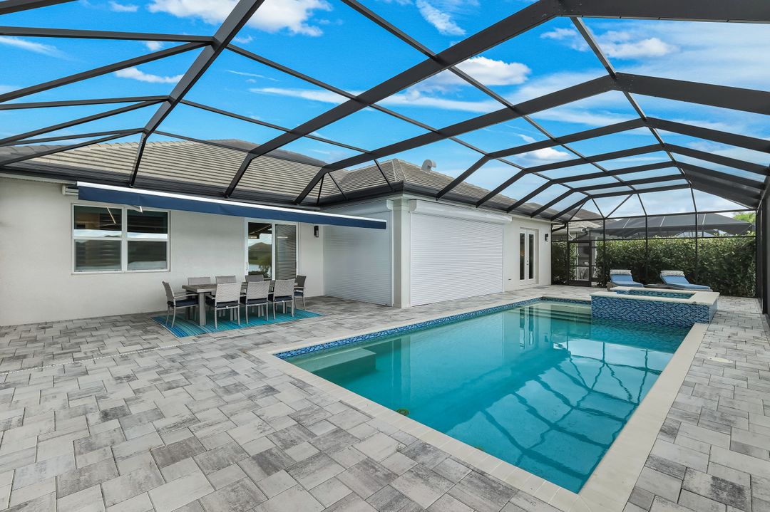 14386 Laguna Spgs Ln, Naples, FL 34114