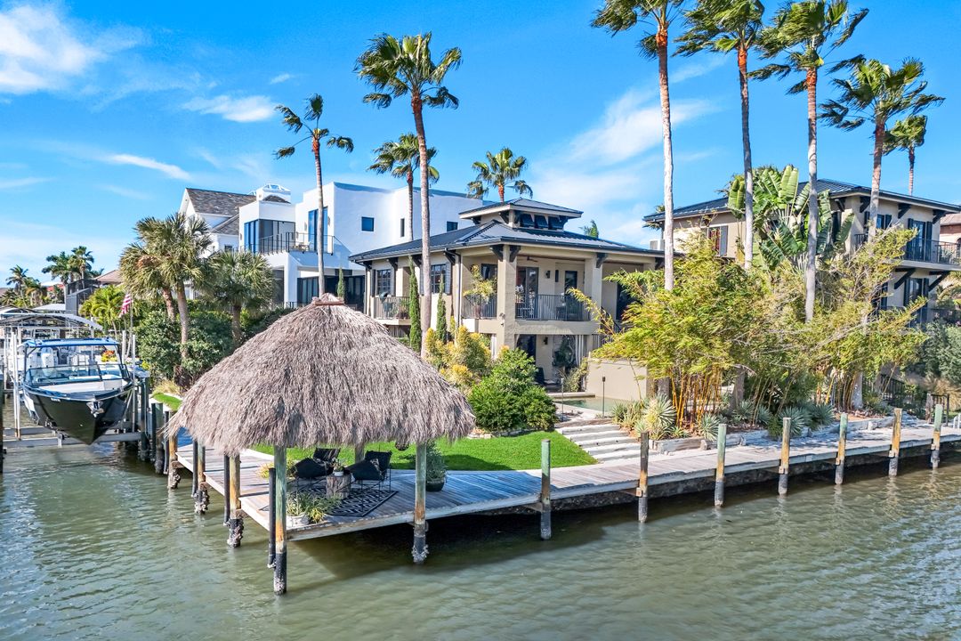 290 Channel Dr, Naples, FL 34108