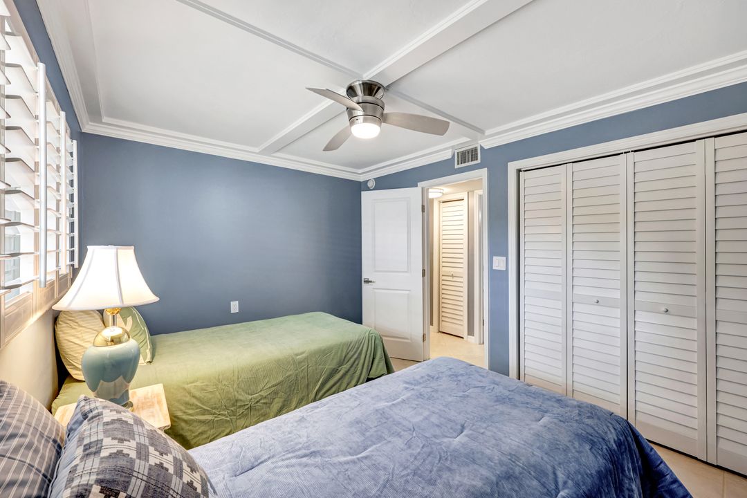 900 8th Ave S #104, Naples, FL 34102