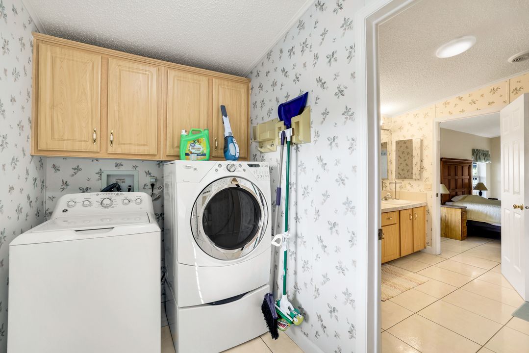 255 Riverwood Rd, Naples, FL 34114